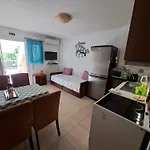 Anna Apartment *