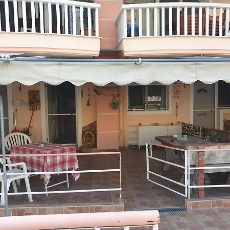 Anna Apartment *