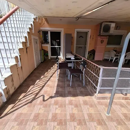 Апартаменты Anna Неа-Перамос