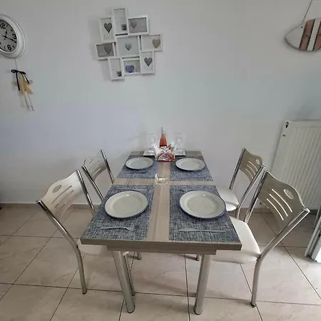 Anna Appartamento Néa Péramos